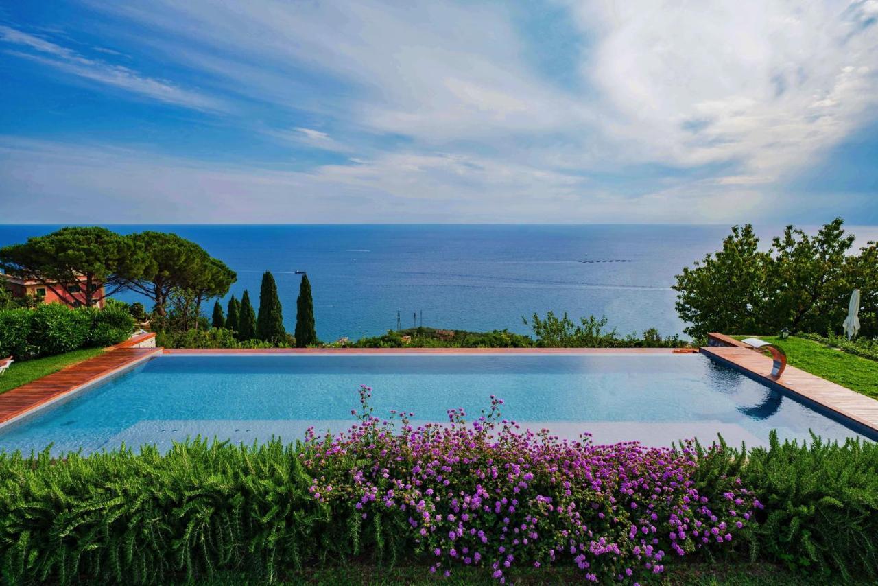 Villa Riviera Resort ลาวาญา ภายนอก รูปภาพ